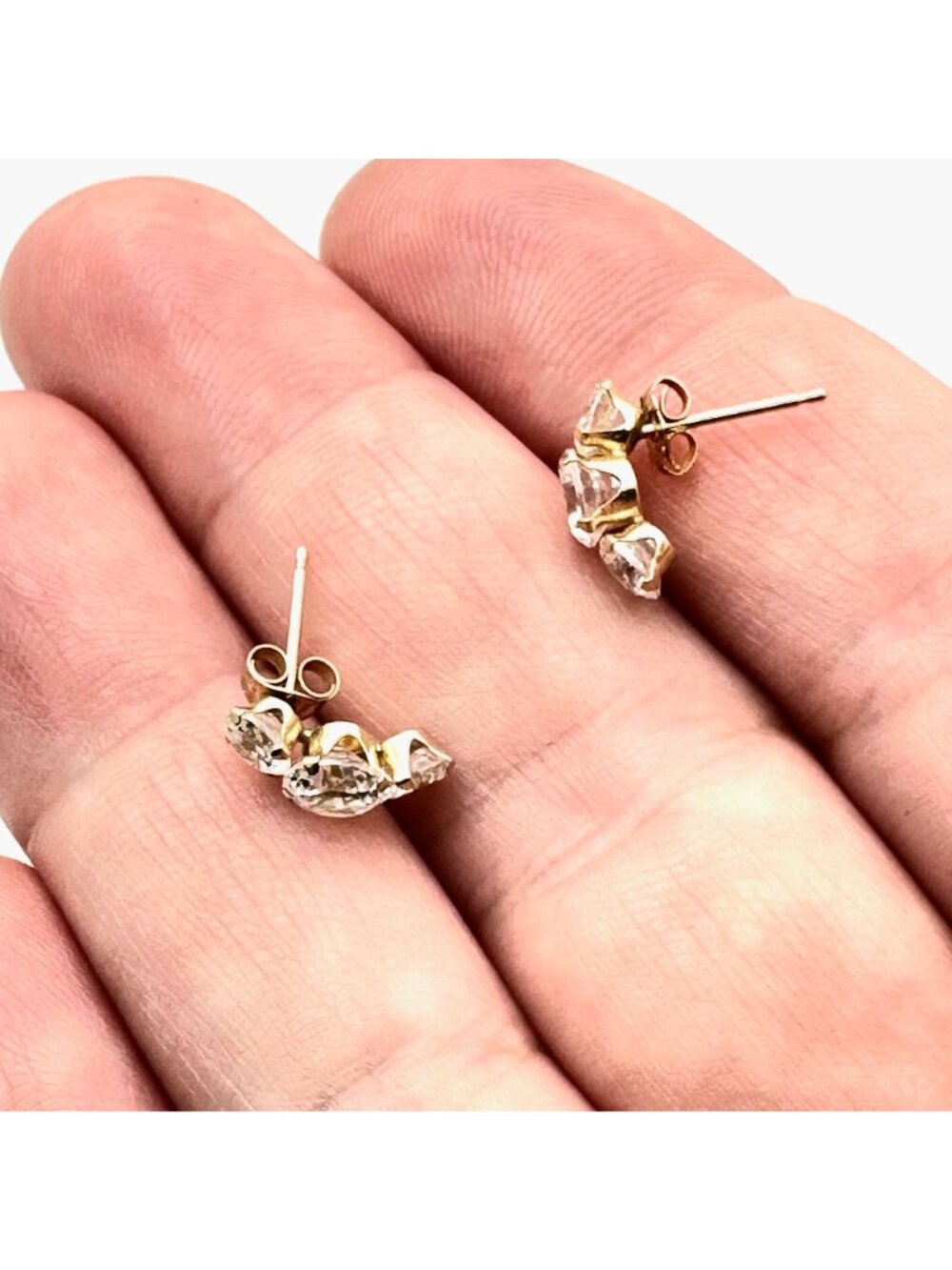 14K Yellow Gold Womens Earrings Cubic Zirconia Studs Pierced - Picture 2 of 3